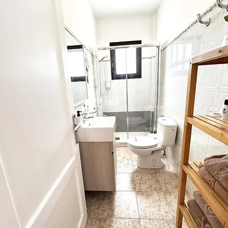 Mahostly Comillas Ph דירה