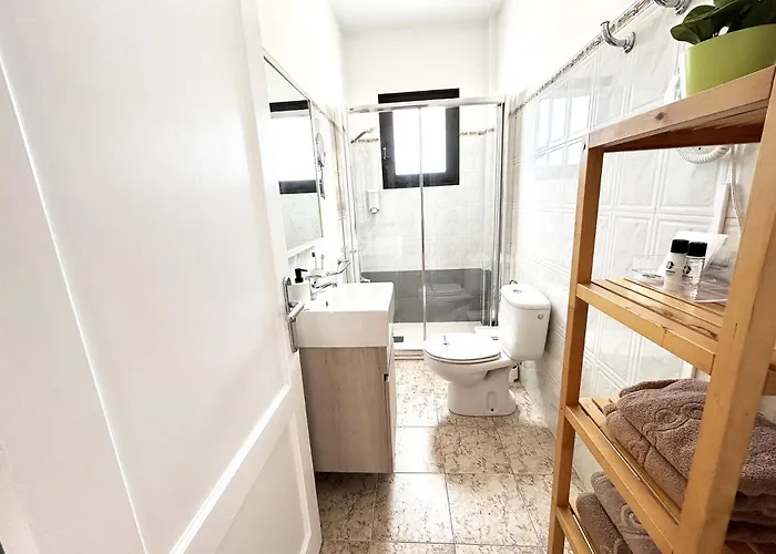 Mahostly Comillas Ph דירה